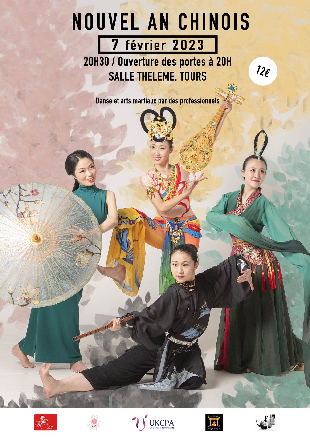 affiche du spectacle de Tous pour le nouvel an chinois. 3 danseuses en habits traditionnelles chinois et une spécialiste des arts martiaux shaolin se tiennent sur cette affiche.